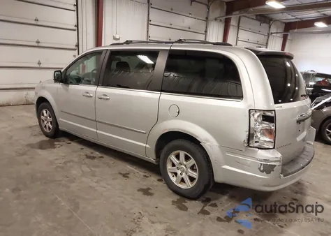 2010 Chrysler Town & Country Touring from USA, damaged, VIN 2A4RR5D13AR271245